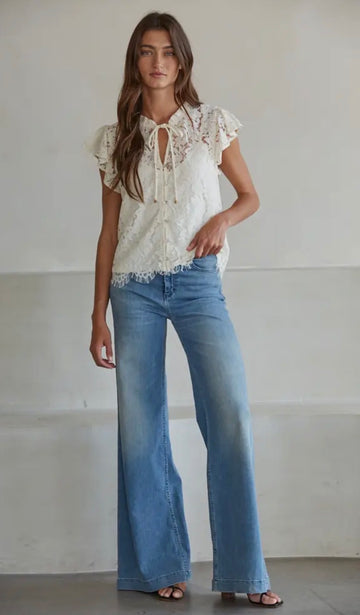 Lila lace top