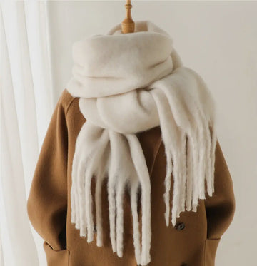 Nordic chunky scarf in ivory