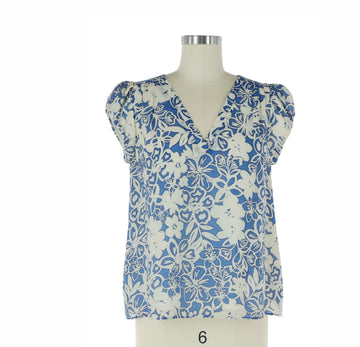 V-neck blue floral cap sleeve top