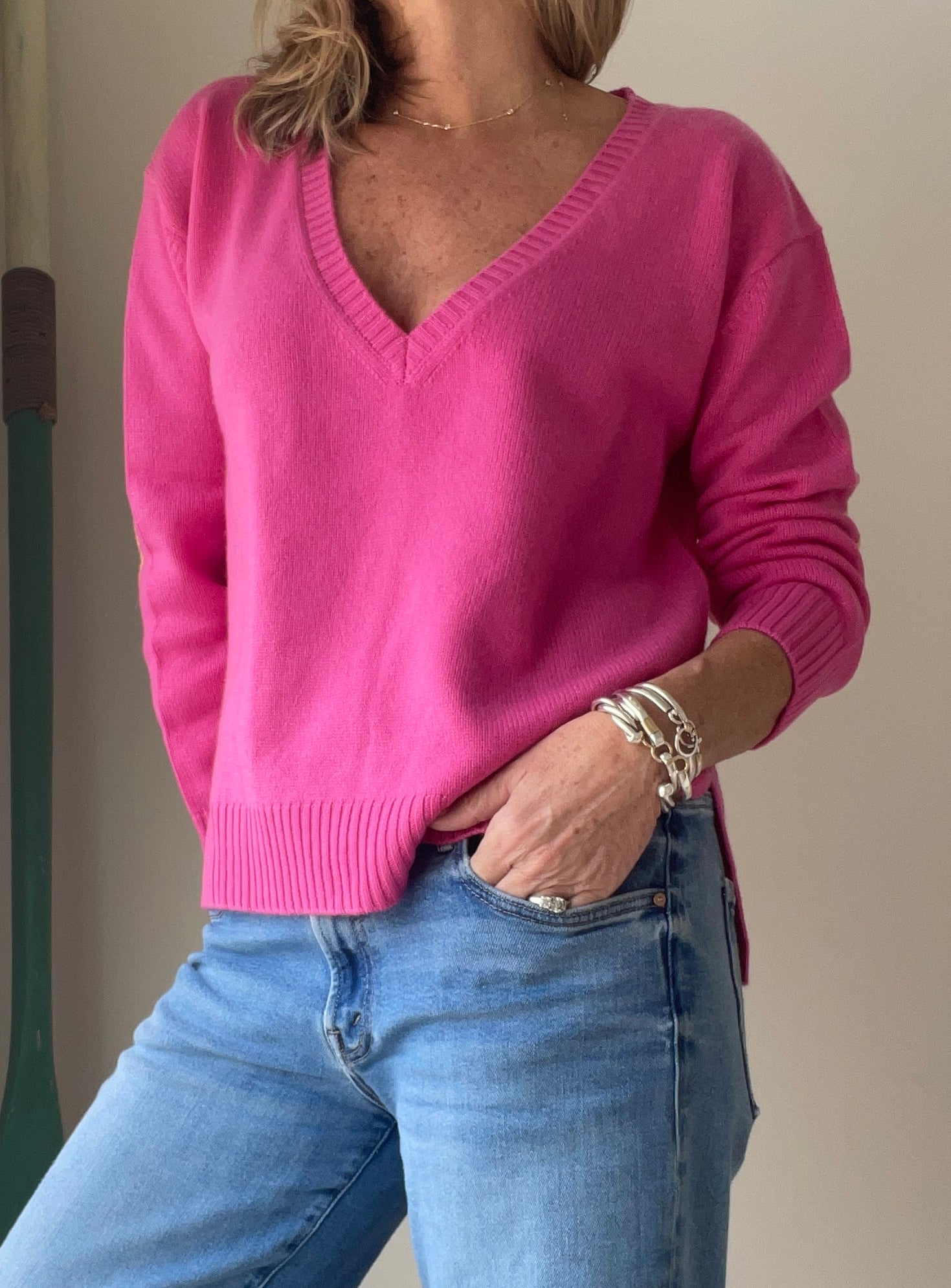 Flynn Cashmere V-Neck Sweater Navy | Pink Pineapple