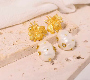 Queen Bee and honey 🍯 pearl earrings