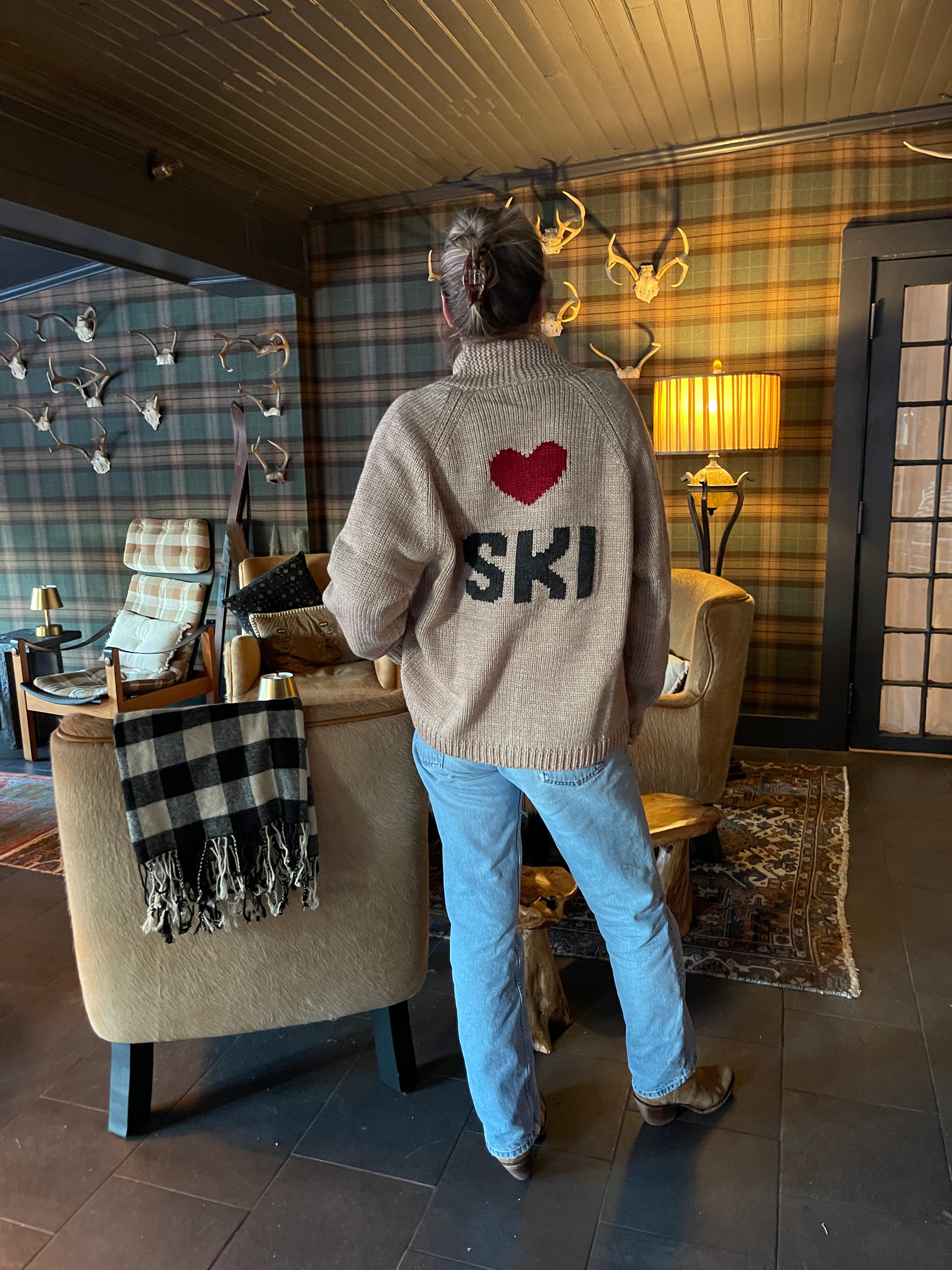 Chunky Heart SKI Varsity Sweater Khaki | Pink Pineapple