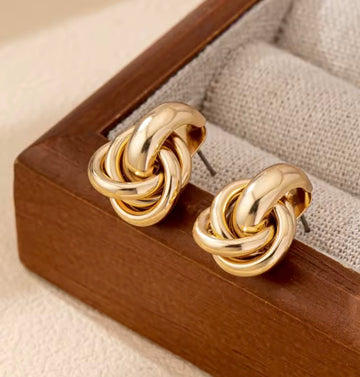 Grace knot earrings
