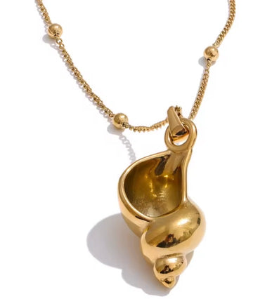Golden Seashell Pendant Necklace